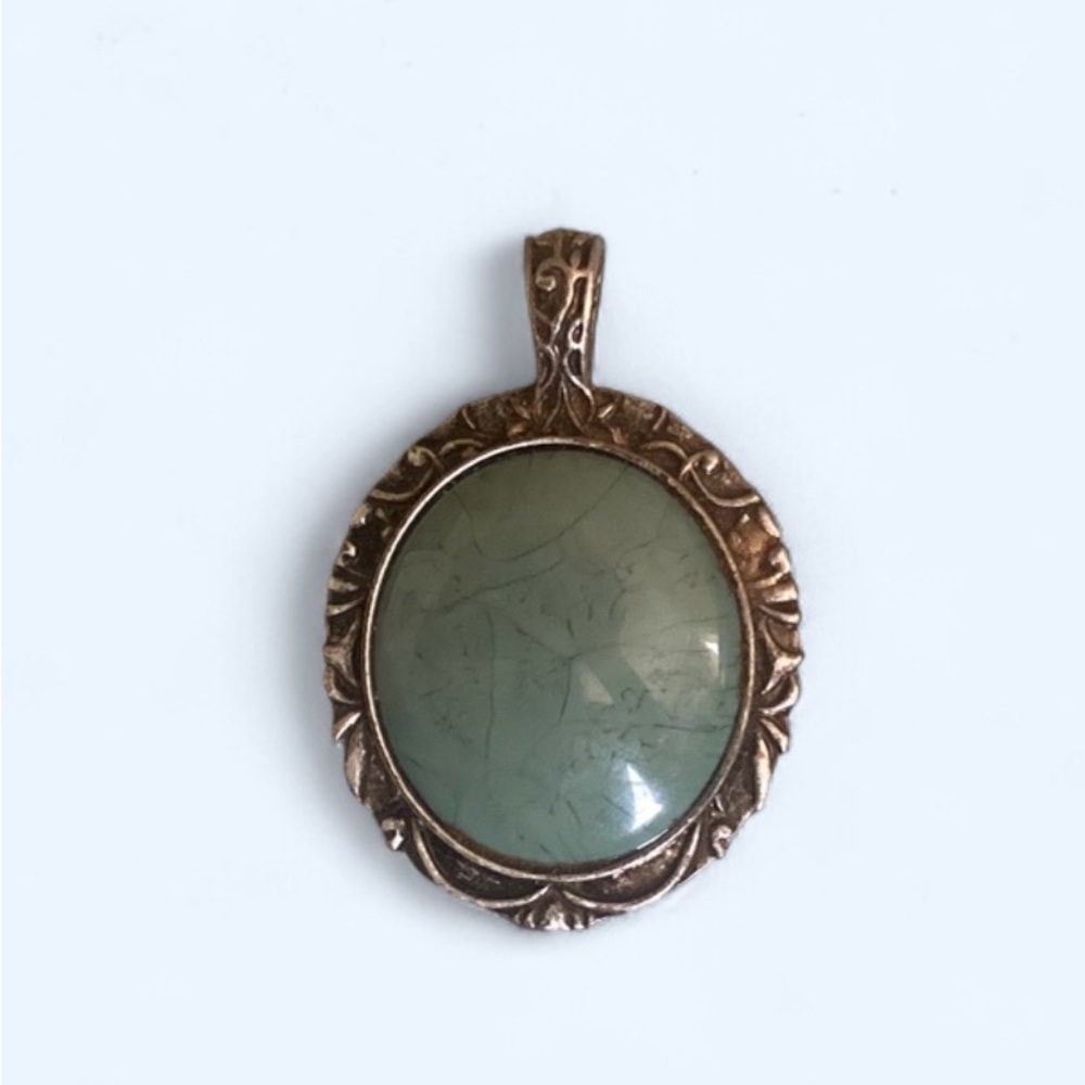 Blue Oval Stone Pendant Necklace in Vintage-Style Frame